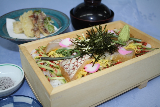桜鯛と桜海老の混ぜ寿司2